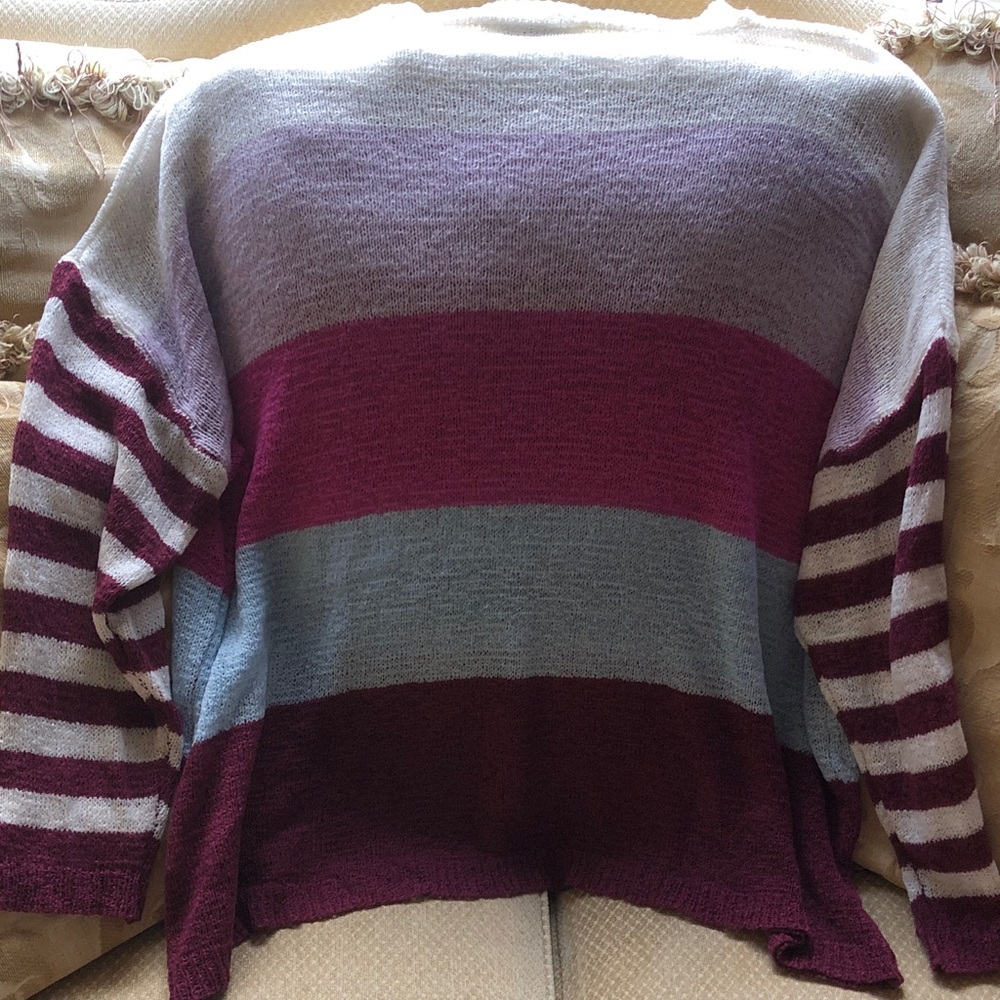 DAVI & DANI Striped Colorblock Lightweight Knit Sweater - M 💕💕